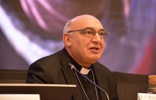 La Iglesia debe vivir con humildad para amar a los pobres, según Benavent