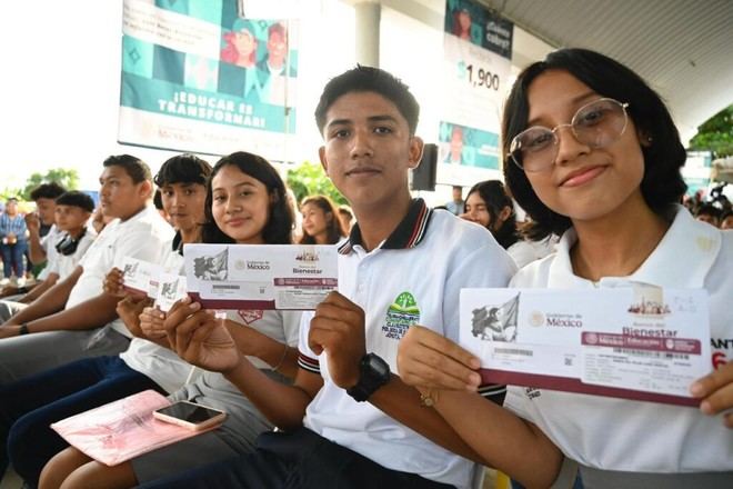 Más de 4 millones de estudiantes se benefician con becas educativas
