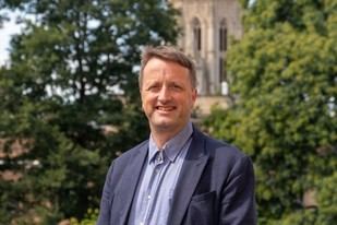 Profesor de Bristol, primer científico del Reino Unido elegido como miembro de la American Chemical Society