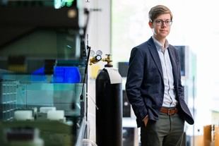 Desarrollo de modelos de IA para la química y el descubrimiento de fármacos
