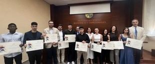 Caja Rural de Extremadura otorga becas a los mejores estudiantes de la UEx en reconocimiento a su excelencia académica