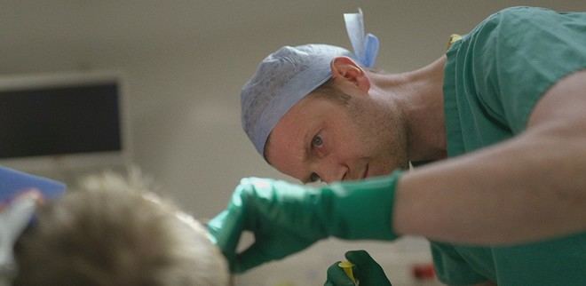 Documental revela innovador tratamiento para el cáncer de cerebro en Cambridge