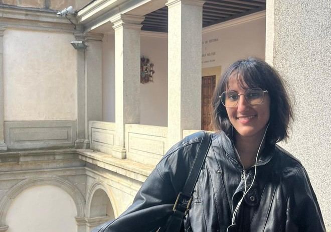 Carla Pérez Gumbau recibe el II Premio de Periodismo Feminista por su reportaje sobre la intersexualidad