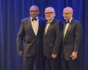 Profesor Ordóñez se une a la Academia de Maestros Cirujanos Educadores