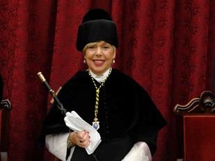 Carmen Vargas asume la rectoría de la Universidad de Sevilla con un enfoque en el diálogo y la financiación justa