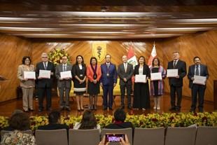Cayetano Heredia reconoce a sus maestros cesantes en emotiva ceremonia