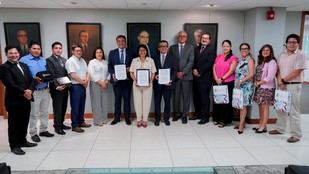 Cayetano Heredia y Universidad de Huancavelica firman convenio educativo