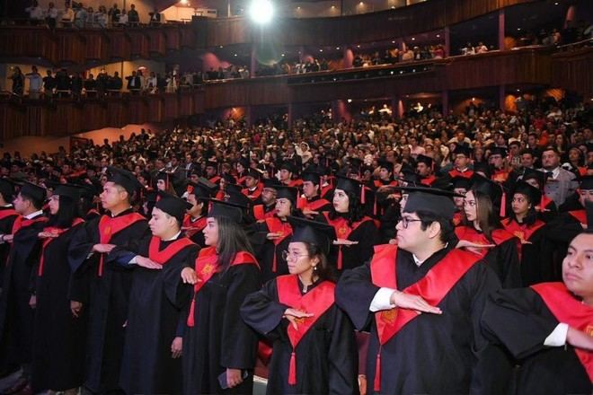 UNACH celebra graduación de la Licenciatura en Derecho 2020-2025
