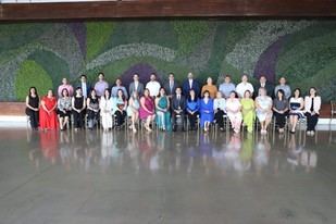 Reconocimiento a la dedicación del personal de la UACJ en ceremonia especial