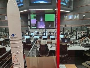 Amazon desafía a Musk con el lanzamiento de su constelación de satélites Leo