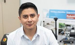 Christyan Cruz obtiene la Beca Leonardo por su innovador proyecto en robótica de emergencias