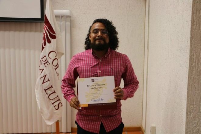 Olaff Jasso García reflexiona sobre su cosmovisión en discurso de graduación
