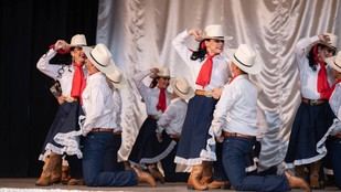 Compañía de danza de UANL celebra 15 años difundiendo cultura mexicana