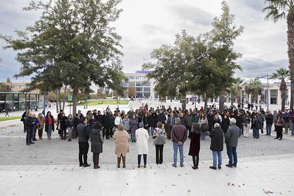 Concentración silenciosa en la UJI por víctima de violencia machista