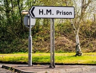 Gaps en la atención médica para exreclusos generan preocupación en Inglaterra