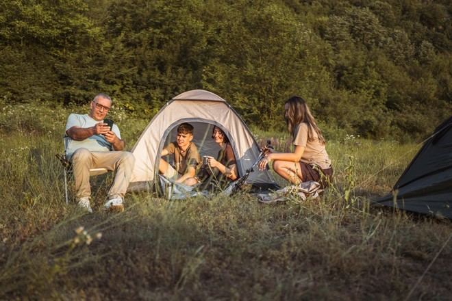 Conectividad satelital: la solución ideal para glampings y campings remotos