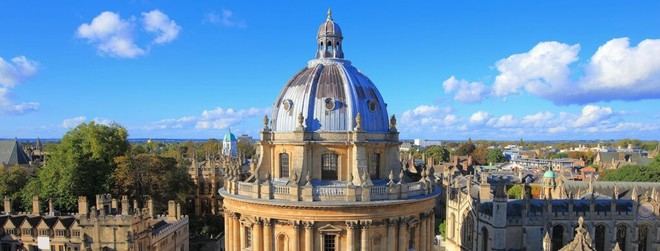 Nuevos estudiantes se preparan para comenzar en la Universidad de Oxford