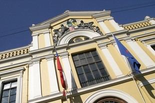 Congreso modifica norma de 75 años y agiliza compras en universidades