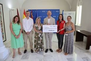 Cruz Roja recibe 4.700 euros de la comunidad universitaria para los afectados por la DANA