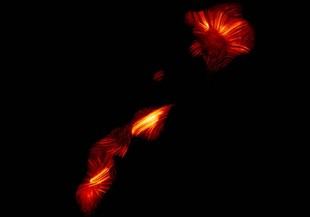 Revelan detalles sobre el campo magnético de un agujero negro supermasivo mediante el Event Horizon Telescope