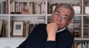 Darío Jaramillo recibe el V Premio León de Greiff por su obra literaria