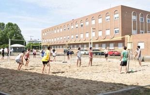 La Universidad de León lanza su primer Torneo de Vóley Playa con gran éxito de participación