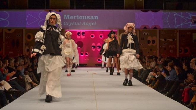 María Feixoo gana el primer premio de Debut 2025 con su colección Crystal Angel