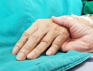 Decanos de Medicina rechazan proyecto de ley sobre eutanasia y suicidio asistido