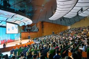 Estudiantes del MIT presentan innovaciones en Demo Day 2025