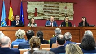 La Facultad de Derecho de la USC aboga por un debate público reflexivo en su festividad