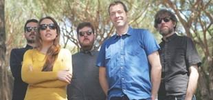 Concierto de Detergente Líquido en los Cursos de Verano de la Universidad de Cádiz