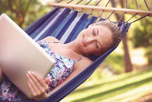 Wi-Fi en el jardín o en la piscina, consejos para una buena conexión al aire libre