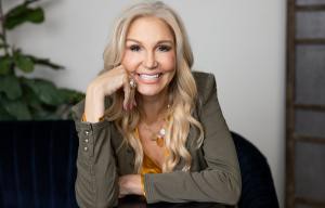 Diane Lampe, reconocida como una de las mujeres más influyentes en los negocios de 2025