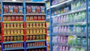 Crean exhibidor económico y fácil de ensamblar para tiendas de barrio