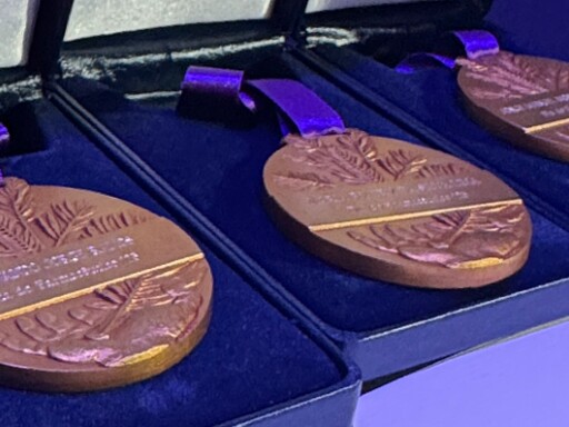 Tres profesores de la Facultad de Farmacia reconocidos en el Día del Farmacéutico 2025