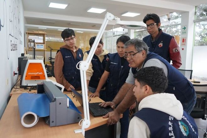 Docentes de Institutos de Excelencia reciben capacitación gratuita en herramientas digitales para innovación