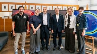 Artista José María Yturralde dona obras a la UPV