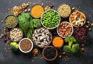 Dieta rica en proteínas vegetales y fibra mejora la salud de madres e hijos durante gestación y lactancia