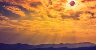 Guía exclusiva del Camino de Santiago para el eclipse solar de 2026