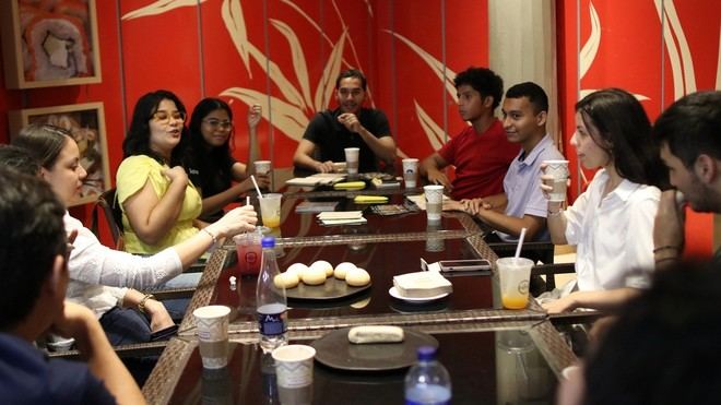 Docentes y estudiantes celebran el Día Mundial de la Filosofía