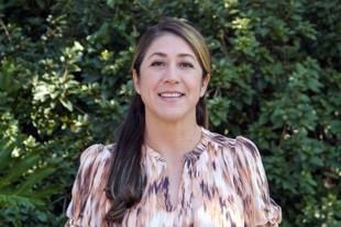 Egresada de BUAP defiende el uso del español en Estados Unidos