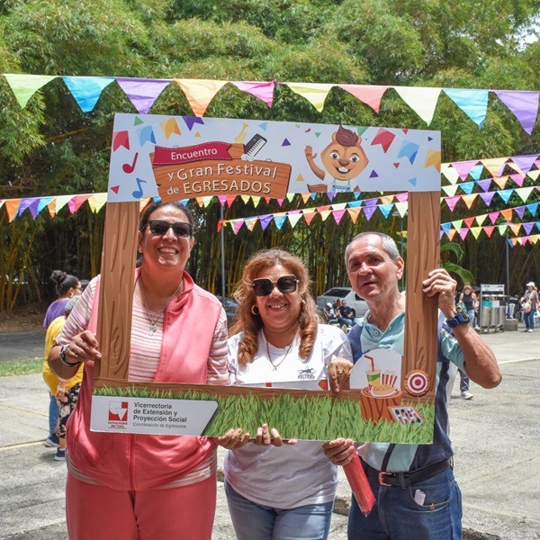 Gran Festival de Egresados en la Universidad del Valle reúne familias