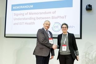 EIT Health y BioPhoT firman acuerdo para impulsar la innovación en salud en Letonia