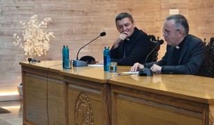 Mons. Pagazzi destaca el valor espiritual de lo cotidiano en la Universidad Loyola de Granada