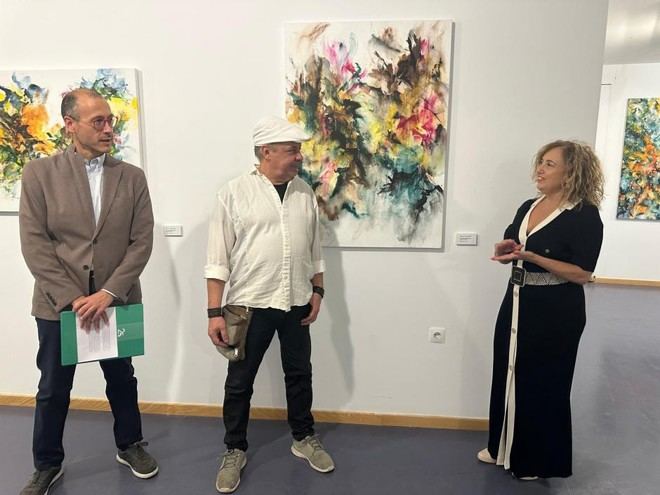 Juan Rafael inaugura la temporada de exposiciones en Ponferrada con 'La fluidez del caos'