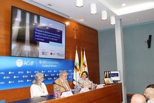 La profesora Ianire Angulo ofrece una conferencia en las Jornadas de la Asociación Bíblica Española en el CEU