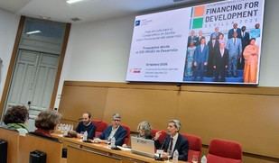 Debate académico sobre el Compromiso de Sevilla en la Universidad Loyola