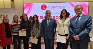 Estudiantes de la UCAM son premiados por su excelencia académica en Economía y Empresa