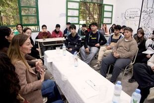Presentan el concurso "Narremos Memoria" en la Secundaria N° 15 de City Bell
