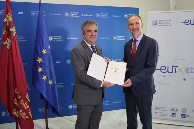 El consejero presenta el Anteproyecto de Ley de Universidades al rector de Cartagena